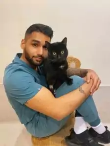 Aman with cat, Interview with Aman Kanwar - I Love Veterinary